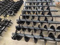 Tarière hydraulique pour excavatrice à longueur personnalisable pour le forage de trous de poteaux