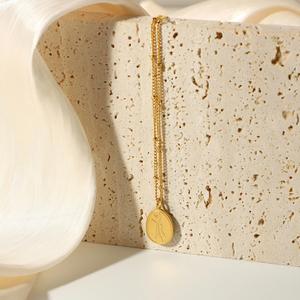 Collier pour femme en acier inoxydable doré, style rétro, avec pendentif fleur marguerite gravé sur mesure - Product Image 4