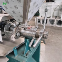 Presse à huile commerciale à vis 6LY-80 en acier carbone et inoxydable pour le traitement des arachides, du soja et l'extraction d'huile de noix de coco