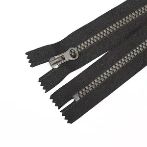 Wholesale Factory 5# 20cm Cierre Nylon Zipper Polyester Tape Nylon Teeth Close End Nylon Coil Zipper for Clothes Bag