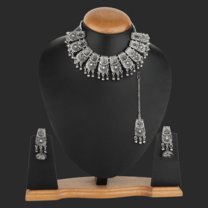 Ensemble de bijoux bien fait à haute brillance avec collier et boucles d'oreilles au look de créateur pour les cadeaux de dames de fournisseur indien - Product Image 5