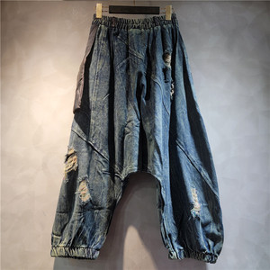 Pantalones vaqueros de cuero personalizados Sehefashion para mujer con cintura elástica, corte holgado, entrepierna caída y pies fruncidos - Product Image 2