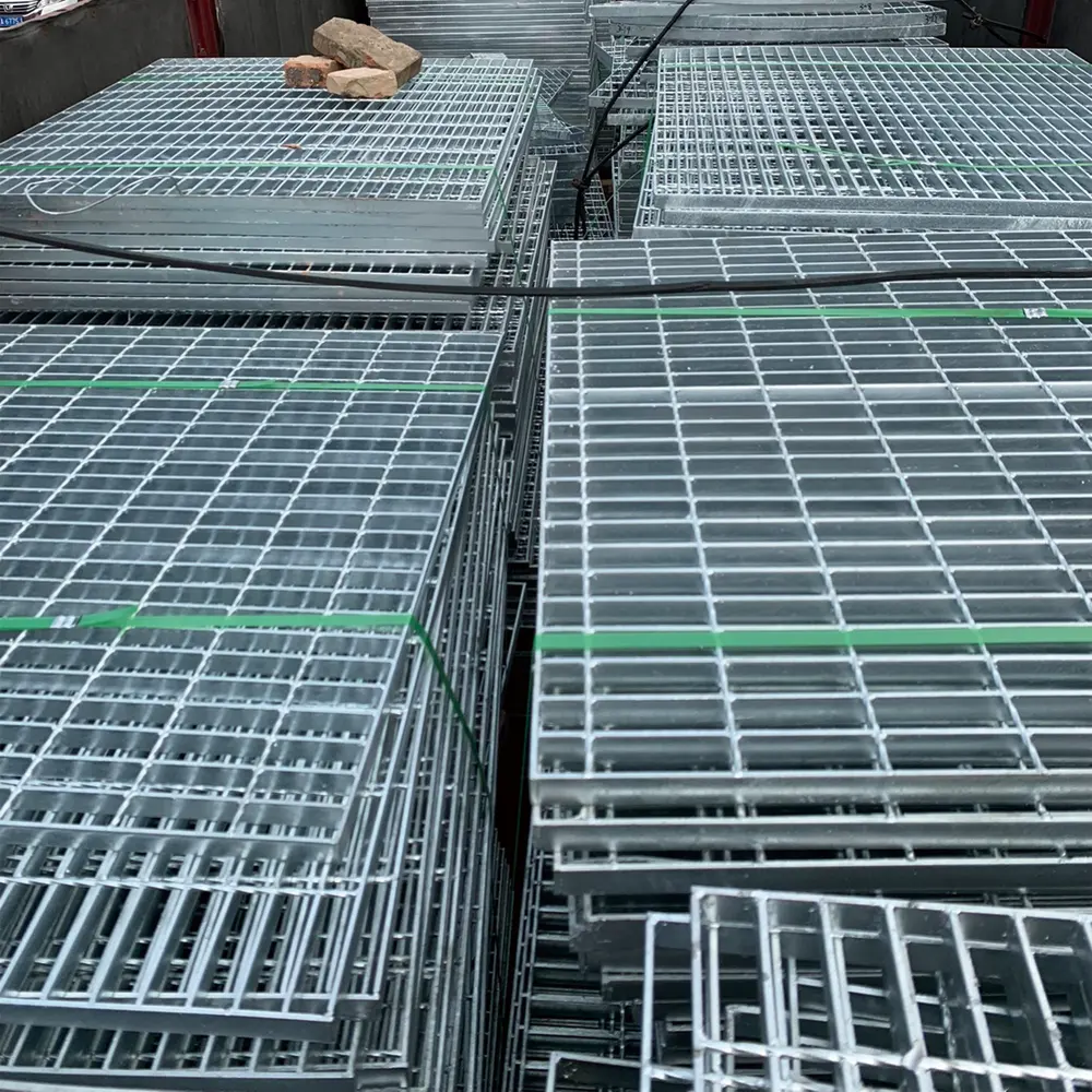 25x5mm A36 Material Factory Price Galvanized Serrated Steel Bar Grating Metal Grate