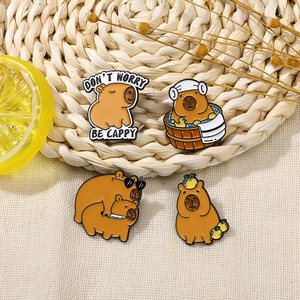 Capibara River Dolphin Cute Animal Series Insignia de metal Accesorios coleccionables Tecnología de aguja galvanizada - Product Image 1