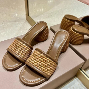 Sandalias informales de piel de oveja de verano para mujer, tendencia de moda coreana, ropa exterior de cuero genuino, paja de nicho de tacón grueso - Product Image 4