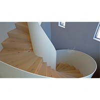 Escalier en colimaçon intérieur moderne avec poutre métallique, poutre en acier, design incurvé, marches en bois massif et marches en bois