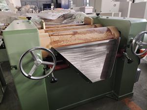Machine de broyage à trois rouleaux de laboratoire à haut rendement énergétique et à économie <span class=keywords><strong>d</strong></span>'énergie - Product Image 4