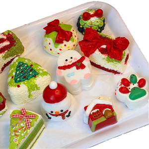CHENXI Juguete Blandito de Simulación de Pastel de Navidad, Súper Suave y Adorable, Juguete Antiestrés de Rebote Lento, Unisex para Todas las Edades - Product Image 1