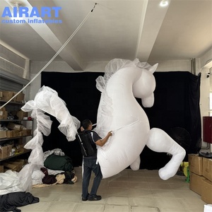 Mascota Inflable de Unicornio Blanco con Iluminación LED para Desfiles, Disfraz de Animal de Unicornio Inflable, Globo de Caballo Unicornio - Product Image 4