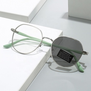 Lunettes Photochromiques Anti-UV pour Femmes Hommes, Verres Anti-Lumière Bleue, Monture Ronde Métal Or Rose, Lunettes <span class=keywords><strong>de</strong></span> Soleil <span class=keywords><strong>Femme</strong></span> - Product Image 6