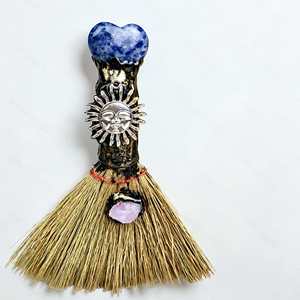 Escoba Mágica del Zodíaco Hecha a Mano con Incrustaciones de Piedras Rodantes, Decoración para el Hogar, Artesanía de Cristal, Feng Shui Tradicional - Product Image 1