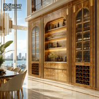 Meuble à vin Art Déco moderne de luxe en bois doré avec incrustations en laiton pour la maison de plage de Miami