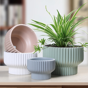 Pot de fleurs en céramique blanc de style nordique simple, pot de fleurs créatif personnalisé pour la maison, balcon, avec plateau - Product Image 3