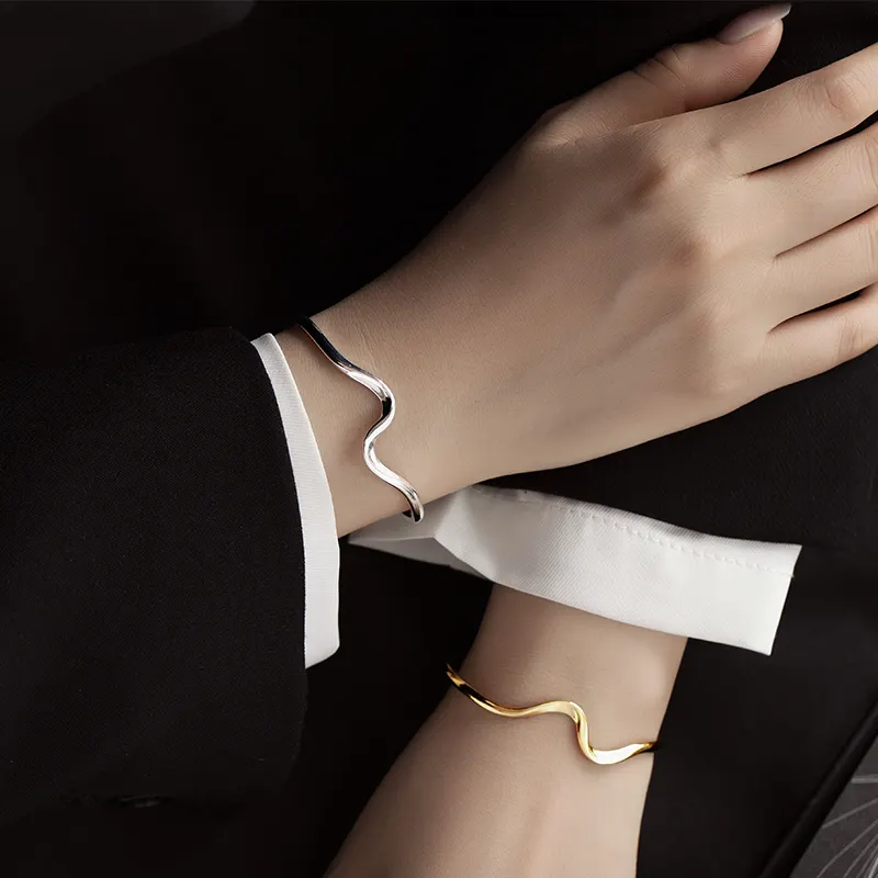 Женская открытая конструкция манжеты стерлингового серебра 925 волна форма, хорошее ювелирное изделие, браслеты из нержавеющей стали