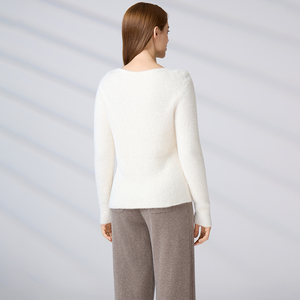 Pull en laine blanc tricoté à manches longues et col bateau pour femme, pull-over doux et moelleux, collection automne - Product Image 5