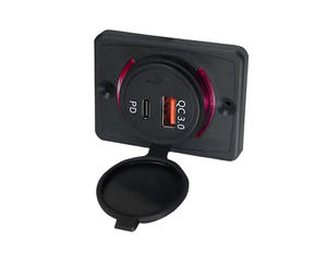 Chargeur de voiture double USB 12V PD QC3.0 à charge rapide Type-C et Type-A avec voltmètre et interrupteur, utilisation universelle, résistant aux flammes - Product Image 1