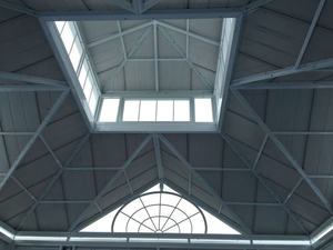 Veranda Esterna in Stile Vittoriano Facilmente Assemblabile Serra da Giardino con Design Elegante in Vetro Temperato in Vendita - Product Image 5