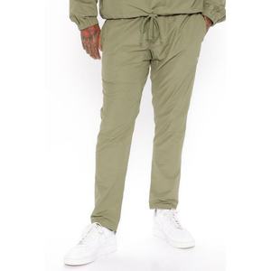 ชุดวอร์มกันลมแบบขายส่ง ชุดสตรีทแวร์แบบซิปครึ่งตัว ชุดวอร์มไนลอนแบบกำหนดเองสำหรับผู้ชาย ชุดกันลมสะท้อนแสงพร้อมโลโก้ - Product Image 4