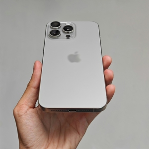 Ventas Originales 2023 del <span class=keywords><strong>iPhone</strong></span> 15 Pro Max <span class=keywords><strong>128GB</strong></span> 512GB Dorado, <span class=keywords><strong>Morado</strong></span>, Negro, Azul, 5G, Teléfono Móvil Desbloqueado con Resolución de Pantalla HD - Product Image 1