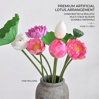 Realistische Künstliche Lotusblumen-Arrangement Seiden-Wasserlilien-Knospen Samenschoten Blätter Vasen-Dekoration für Zuhause Restaurant Einkaufszentrum