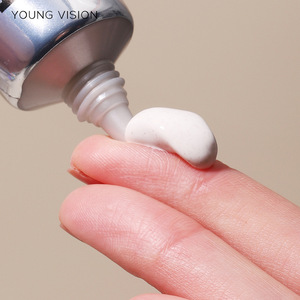 YOUNG VISION CC Cream Base de Teint Naturelle avec Centella Asiatica 45ml - Hydratante et Protection Solaire - Product Image 2