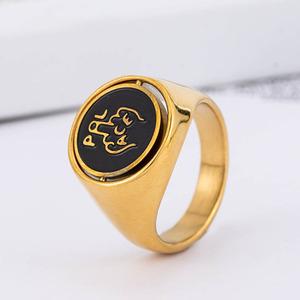 Yunnique Anillo giratorio de acero inoxidable para hombre con letra P con incrustaciones negras de doble cara, regalo de joyería de moda - Product Image 1