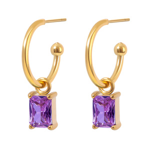 Boucles d'oreilles créoles plaquées or avec topaze taille émeraude sertie clos, bijoux minimalistes pour femme, à porter au quotidien - Product Image 2