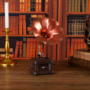 Gramófono Decorativo de Metal Estilo Vintage, Adorno de Hojalata de Estilo Europeo para Hogar, Cafetería, Bar, Regalo - Product Image 3