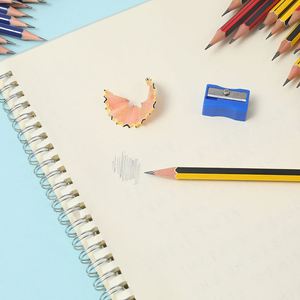Ensemble de 12 crayons hexagonaux rayés HB de 7 pouces personnalisés pour étudiants avec gomme dans une boîte colorée, mine noire - Product Image 2