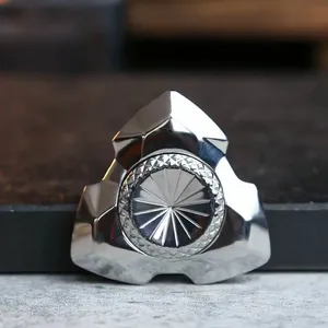 Spinner Antiestrés Clásico de Acero Inoxidable Pulido - Juguete Giratorio de Metal para Aliviar la Ansiedad en Adultos, Edades 14-18, Regalo para Hombres - Product Image 1