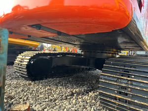 Excavadora Usada Hitachi ZX240H – Original de Japón, Pocas Horas de Uso, Excelente Estado - Product Image 2