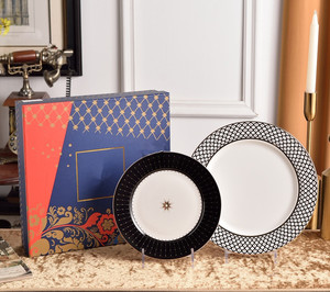 Ensemble de vaisselle en porcelaine fine de style royal russe moderne minimaliste écologique avec motif végétal et logo personnalisé - Product Image 4