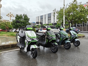 มอเตอร์ไซค์สำหรับผู้ใหญ่ สปอร์ตไบค์ 2000w 72v กำลังสูง ความเร็วสูง มอเตอร์ไซค์ โมเพด - Product Image 4