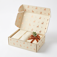 Boîte d'expédition en carton personnalisée pour Noël avec logo, imprimé cerf beige, carton ondulé pour cadeaux, pour les marques DTC