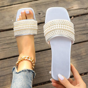 Grande taille petit vent parfumé tongs femmes carré perle pantoufles plates chaussures pour femmes sandales pour femmes de haute qualité yiwu suka - Product Image 3
