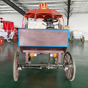 รถม้าไฟฟ้าสำหรับงานแต่งงานพร้อมหลังคาสีแดงและมงกุฎสีทองสำหรับงานพิเศษ - Product Image 1