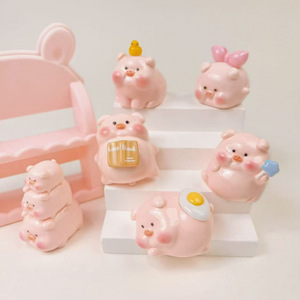 ตุ๊กตาหมูเรซิ่นสีแดงสดแบบซ้อนกัน ของตกแต่งโต๊ะทำงานสีพื้นแบบสุ่ม ของตกแต่งรถยนต์ พวงกุญแจน่ารัก - Product Image 2