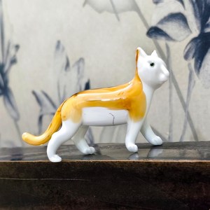 Figurine de chat en verre de Murano, orange et blanc, décoration de bureau moderne, forme irrégulière, ornement de table, cadeau d'anniversaire - Product Image 2