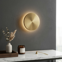 Applique murale LED sans fil rechargeable de luxe, moderne et minimaliste, à piles, petite applique murale LED tactile pour la décoration de restaurant