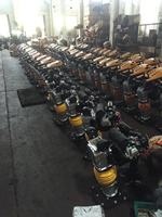 Compacteur vibrant à percussion manuel à essence 4,0 kW 5,5 ch 72 kg avec moteur Locin