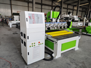 Routeur multi-têtes 1325 avec rouleaux de pression pneumatiques pour la gravure de portes d'armoires en chêne, noyer et panneaux composites - Product Image 4