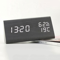 Réveil numérique en bois, en forme de triangle, avec affichage LED, thermomètre, horloge, commande vocale, pour table ou bureau