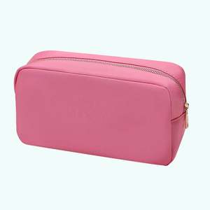 Sac de voyage durable et réutilisable en nylon rayé, grande capacité, imperméable, organiseur de voyage tendance, sac cosmétique durable, fermeture éclair - Product Image 1