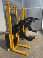 Lève-fût semi-électrique avec manutention efficace des fûts d'huile en aluminium, hauteur de levage de 6000 mm, conception compatible avec les chariots élévateurs