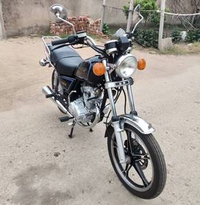 <span class=keywords><strong>Moto</strong></span> de rue monocylindre refroidie par air Haojue HJ125 125cc, durable, économique en carburant, idéale pour les trajets quotidiens - Product Image 1