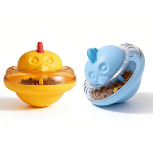 Balle interactive intelligente en silicone écologique pour chat, activée par le mouvement, avec clochette et queue, couleur personnalisable - Product Image 1