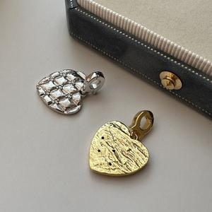 Colgante de Plata de Ley S925 con Forma de Corazón y Rejilla de Diamantes, Diseño Vintage, Dulce, Moderno y Lujoso, Acabado Cepillado, Amuletos de Joyería - Product Image 5