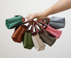 ขอแคตตาล็อกกระเป๋า Dumpling Bag รุ่นกันน้ำฉลองครบรอบ 70 ปี กระเป๋ามินิ กระเป๋าสะพายใต้วงแขน กระเป๋าถือแบบพับได้ รุ่น Longchampes - Product Image 3