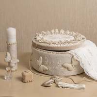 Boîte de rangement pour chaussures en coton brodé faite à la main avec bordure en dentelle, cadeau souvenir de baptême pour bébé, boîte à bonnets personnalisée pour bébé, boîte à bijoux souvenir pour enfant