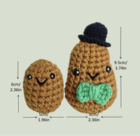 Kit de crochet DIY : Famille de pommes de terre en crochet mignonnes et habillées, idéal pour débutants, avec fil tubulaire en peluche, pour la décoration intérieure et comme cadeau.